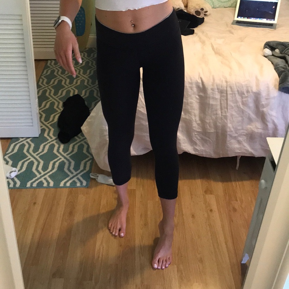 Lulu lemon - Crop leggings that are REVERSIBLE